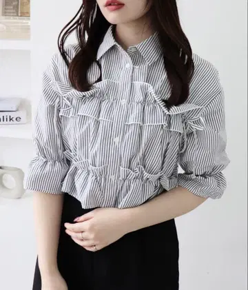 [WEB 한정판] 프릴 리본 숏 5부 소매 셔츠