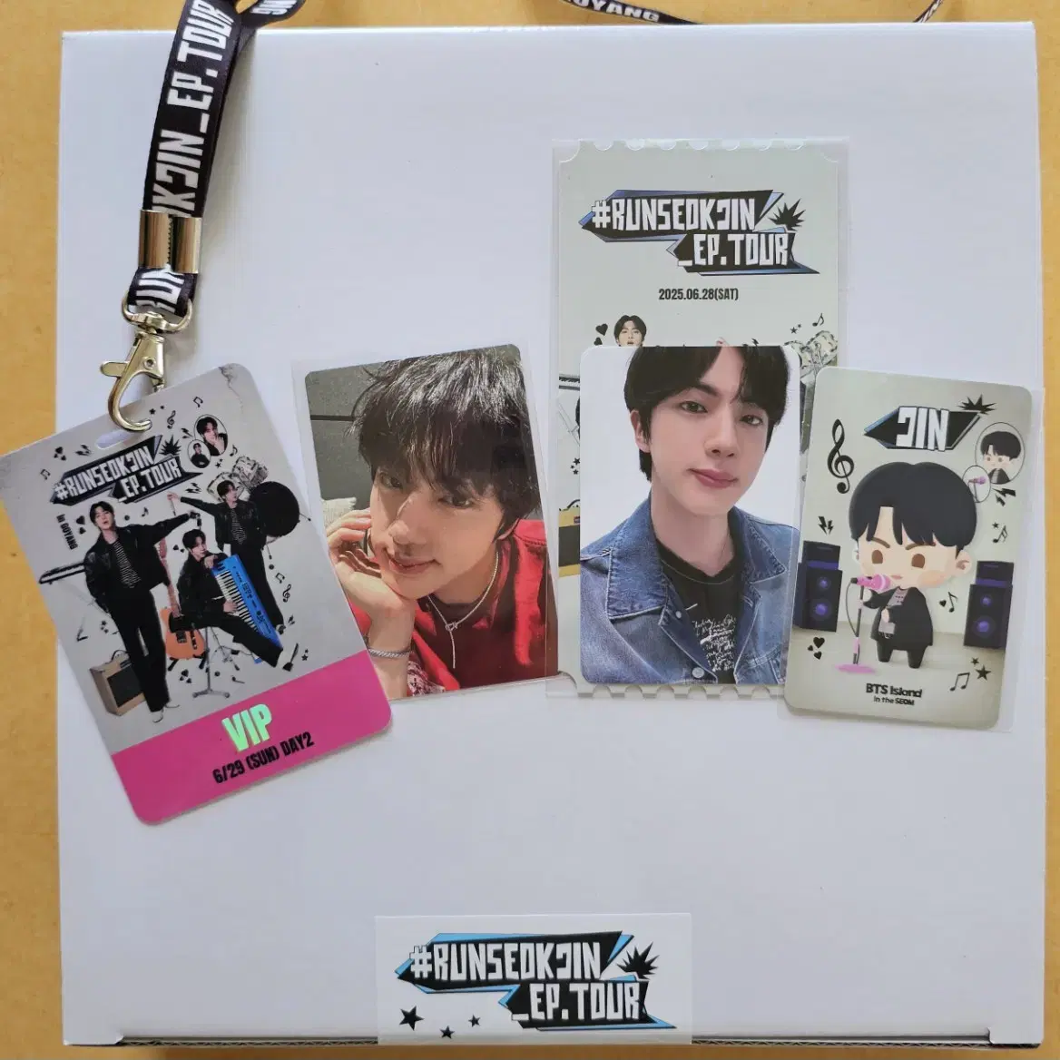 韓国　BTS　RUN SEOKJIN　ソクジン　ARMY ZONE　特典 BTS RUN SEOKJIN ジン JIN トレカ 特典 ARMY ZONE - メルカリ