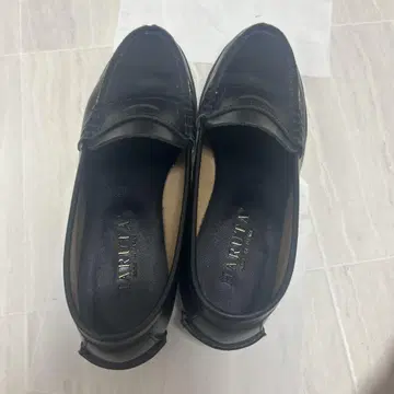 Harlita 블랙 로퍼
