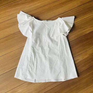 FOXEY 새상품급 프릴 블라우스 40