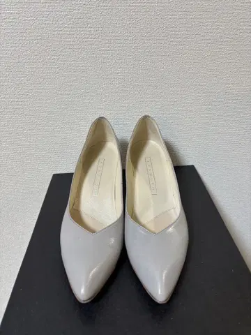 그레이 스틸레토 힐