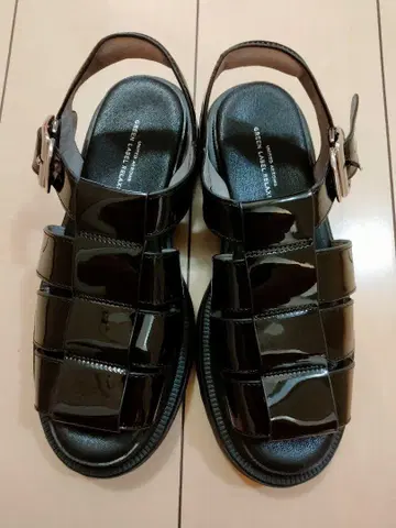 그린 라벨 릴랙싱 구르카 샌들 사이즈 S