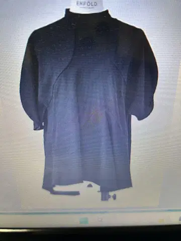 새상품급 엔폴드 완판 이번 시즌 DRAPE 풀오버 블랙