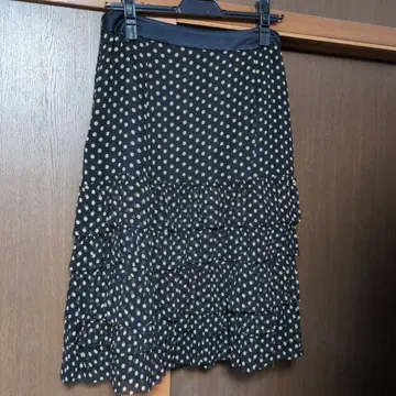 프릴 장식 물방울 패턴 플레어 스커트