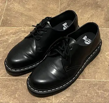 Dr. Martens 블랙 가죽 로퍼