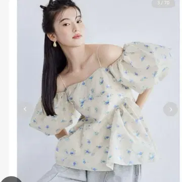 LILY BROWN 3way 시어 자카드 페플럼 블라우스 FLOWER