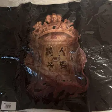 L 의자, 월간 무 토트백