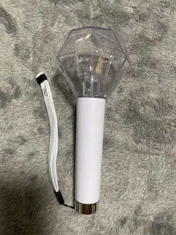 m!lk 응원봉