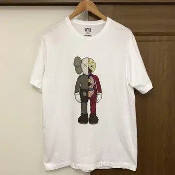 유니클로 KAWS Flayed Tee