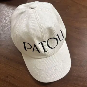 PATOU 화이트 야구 모자