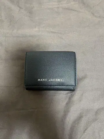 MARC JACOBS 블랙 3단 폴더형 지갑