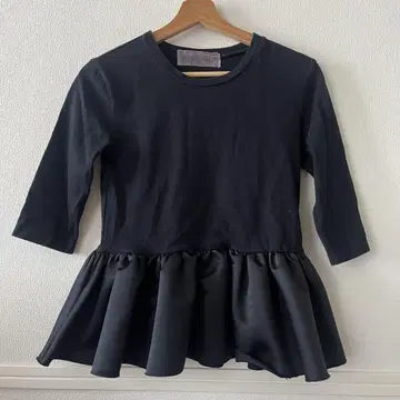 허니미허니 블랙 상의