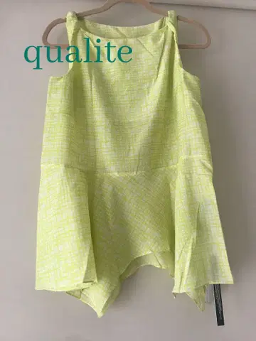 qualite 슬리브리스 블라우스