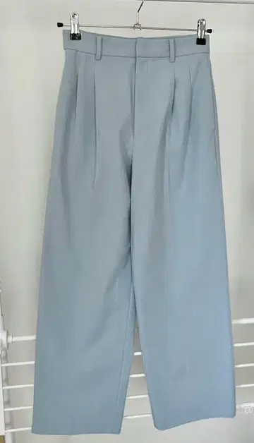 유니클로] 완판템 턱 와이드 팬츠 블루 S 사이즈