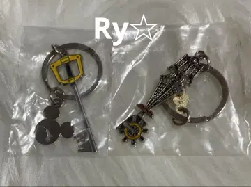 제일복권 킹덤하츠 키 블레이드 참 컬렉션 2점 즉시 구매