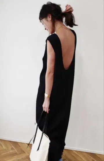 gypsohila Back Design Dress / Black