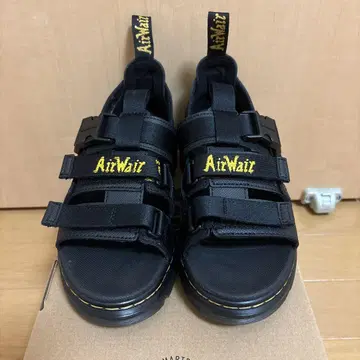 닥터마틴 샌들 23cm