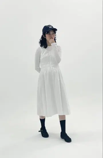 화이트 슬리브리스 원피스 Tina