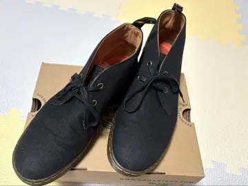 Dr. Martens 블랙 처카 부츠