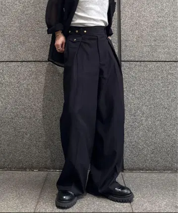 TUCK WIDE GURKHA SLACKS / 턱 와이드 그루카 슬랙스