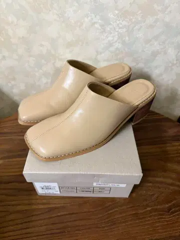 아지메 스퀘어 토 뮬 아이보리 새상품 (23cm~23.5cm)