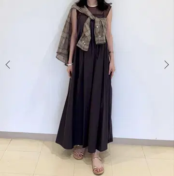시어 요크 절개 원피스 블랙