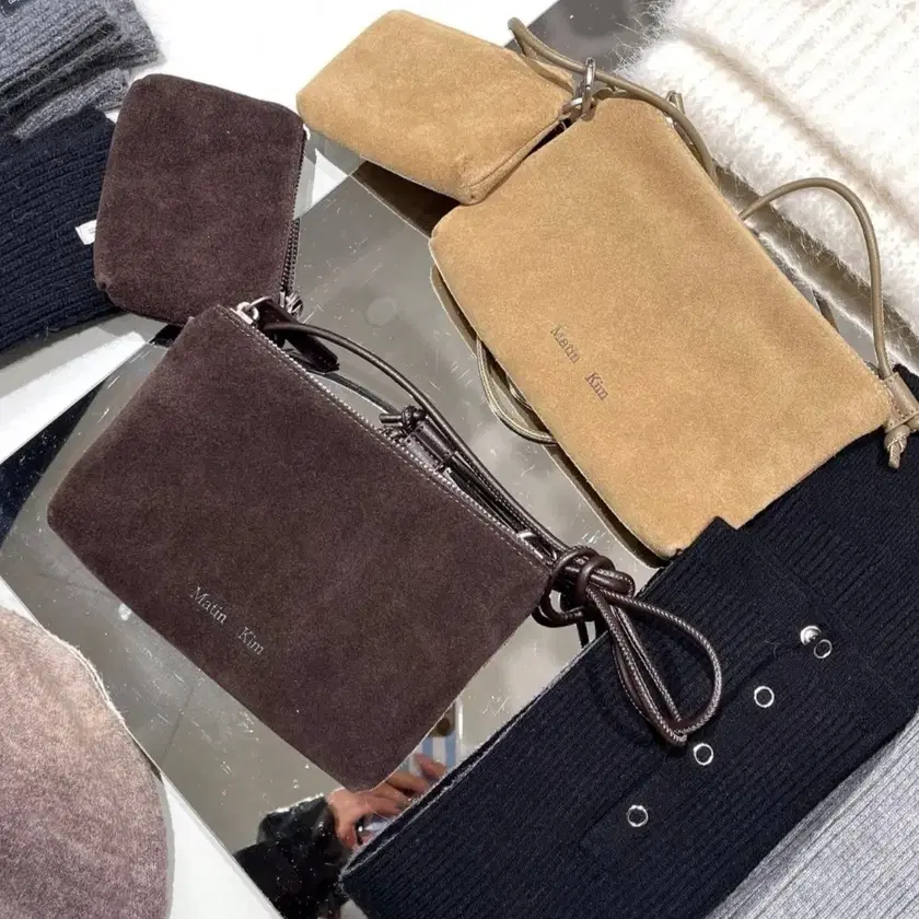 MATIN KIM ■ SUEDE MULTI POUCH MATIN KIM | 마뗑킴 Matin Kim Suede Multi Pouch Mini Shoulder