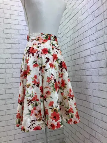 꽃무늬 플레어 스커트
