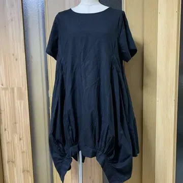 블랙 벌룬 실루엣 반팔 튜닉