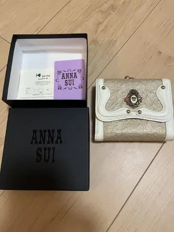 ANNA SUI 접이식 지갑 골드/화이트 박스 포함