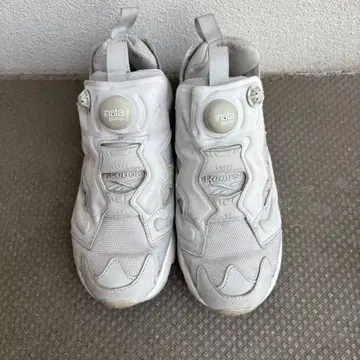 Reebok Insta Pump 화이트 스니커즈