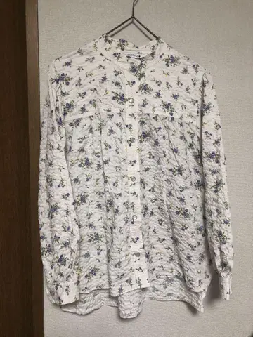 자라 꽃무늬 블라우스