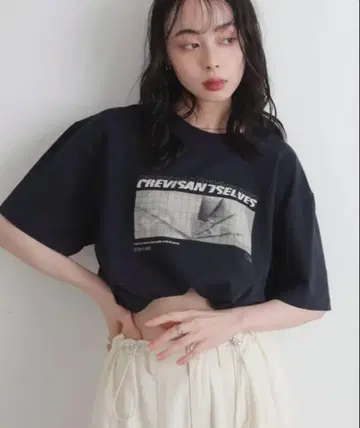 LIAN 로고 프린트 티셔츠