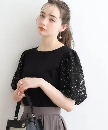 Couture Brooch 쿠튀르 브로치 퍼프 슬리브 탑