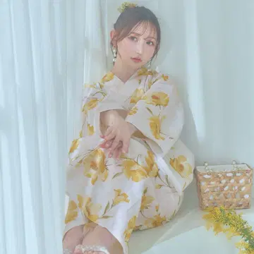 꽃무늬 유카타 화이트 베이스에 옐로우 컬러