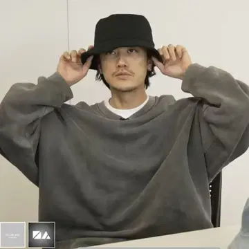 아카니시 착용 트레이닝복