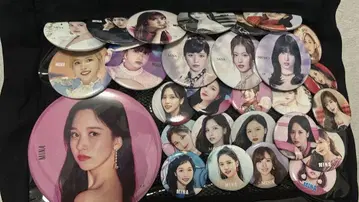 MINA 캔뱃지 및 파우치 세트