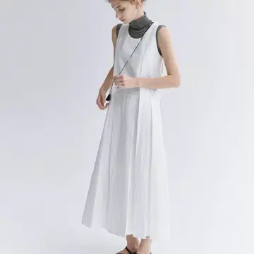 tageechita 볼륨 턱 화이트 원피스/드레스