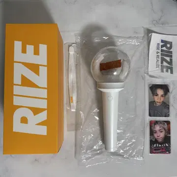 RIIZE 펜라이트 트레이딩 카드 포함