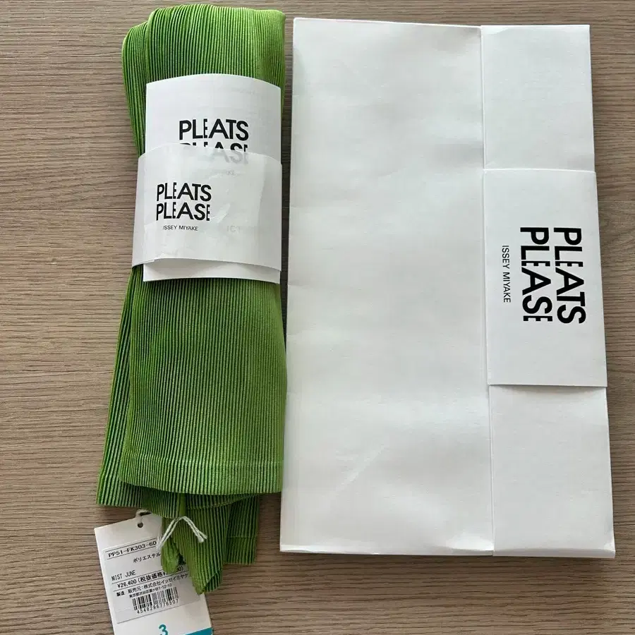 希少柄✨美品 プリーツプリーズ 変形 ロングカットソー スプラッシュ