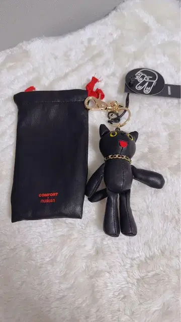 컴포트 피용 PIYONG 키링 검은 고양이 가죽