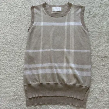 새상품급 BEIGE, 슬리브리스 워셔블 니트탑 체크 무늬