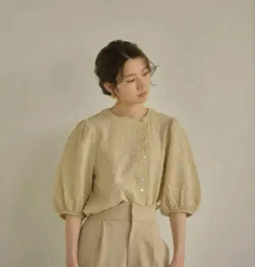 Eaphi 볼륨 슬리브 자카드 블라우스