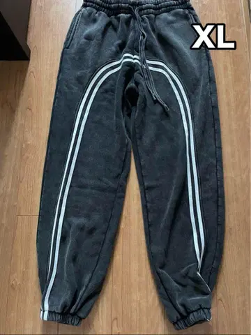 [새상품] 워시 가공 스트라이프 스웨트 팬츠