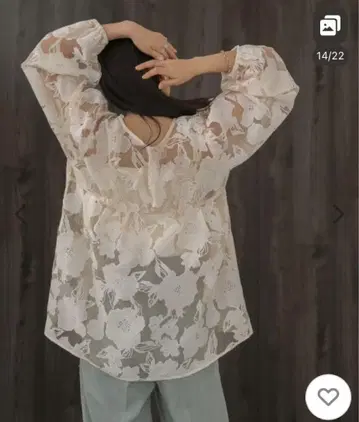 Bab 시어 플라워 볼륨 슬리브 블라우스