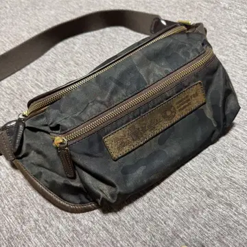 Felisi 바디백 카모플라쥬 천연 가죽 799