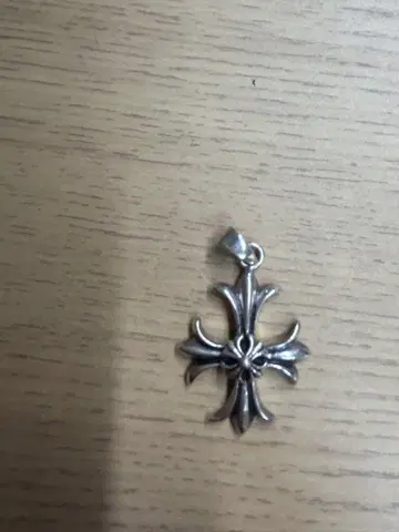 실버 크로스 펜던트