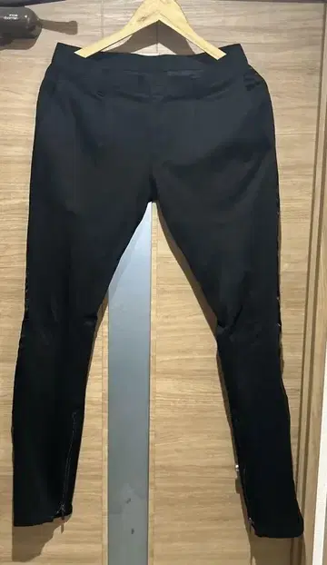 일본제 꼼사맨 사이드 라인 턱시도