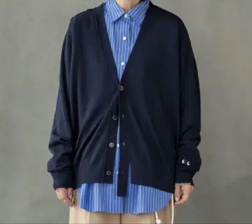 새상품 유니클로 안야 힌드마치 메리노 오버 사이즈 V 넥 가디건