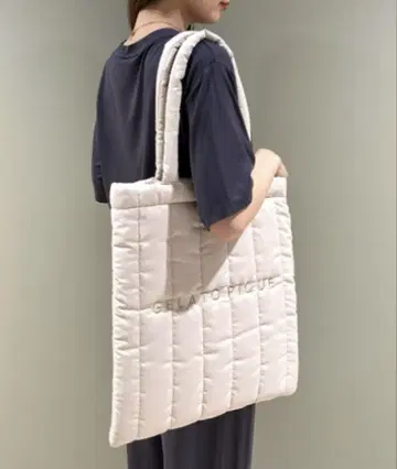 젤라또피케 퀼팅 토트백 베이지